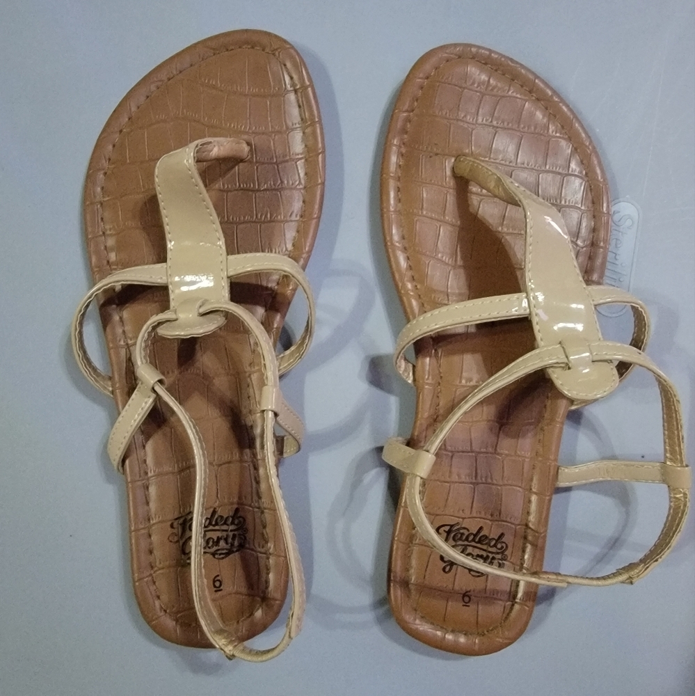 Faded Glory size 6 sandals